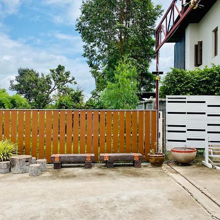 Metha Palace Sakon Nakhon Exterior foto